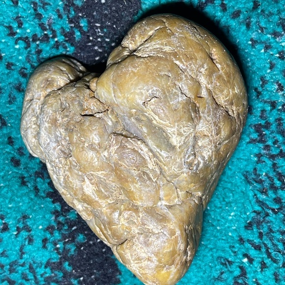 Authentic 🤎🧡💛 heart shaped rock - Picture 2 of 4